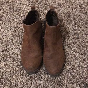 Size 7 Carlos Santana brown booties